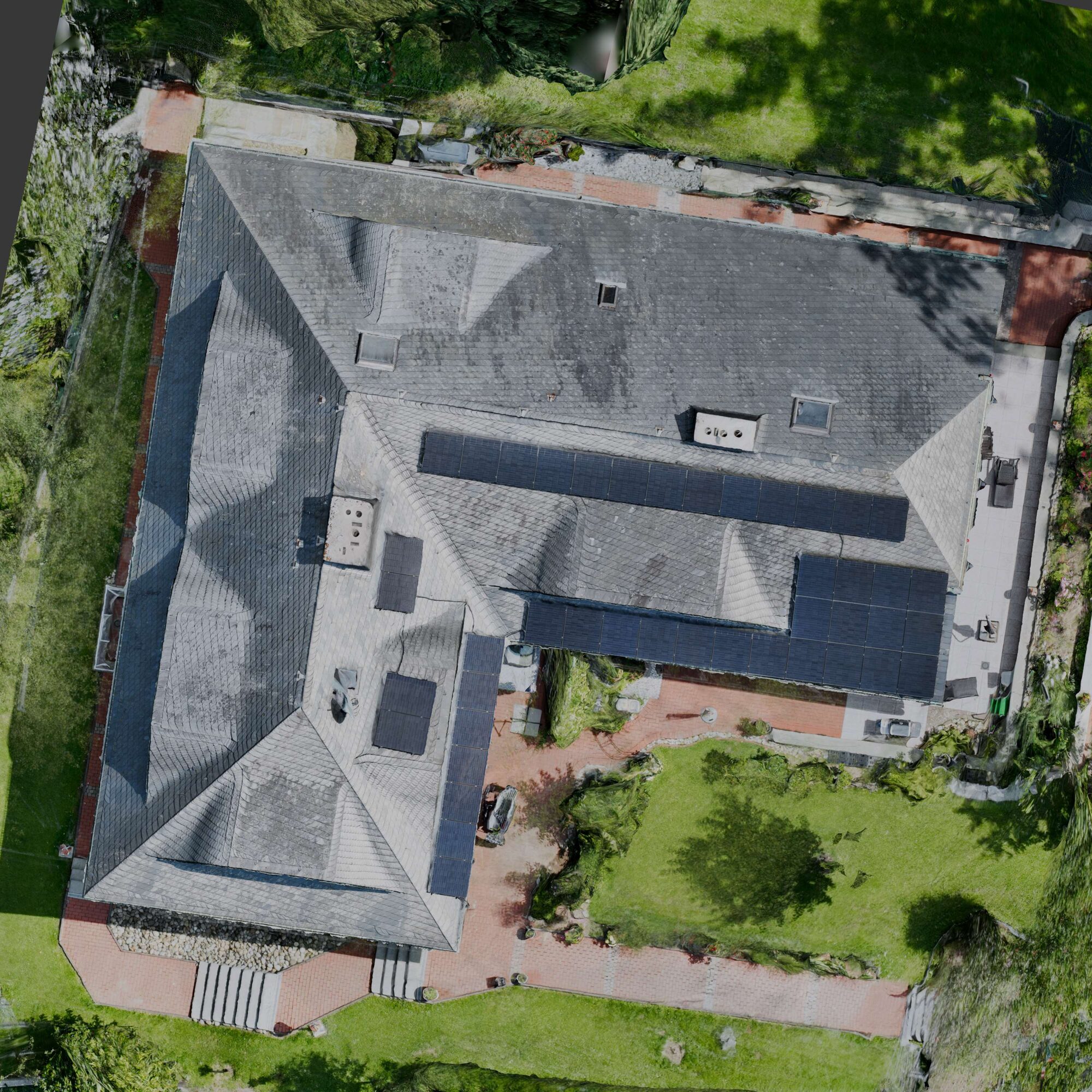 Maßstabsgetreues Orthophoto des Dachs
